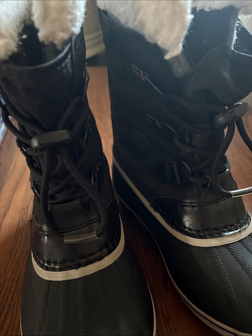 Sorel Kids Black and White Waterproof Winter Boot with Sherpa Cuff - Picture 8 of 8